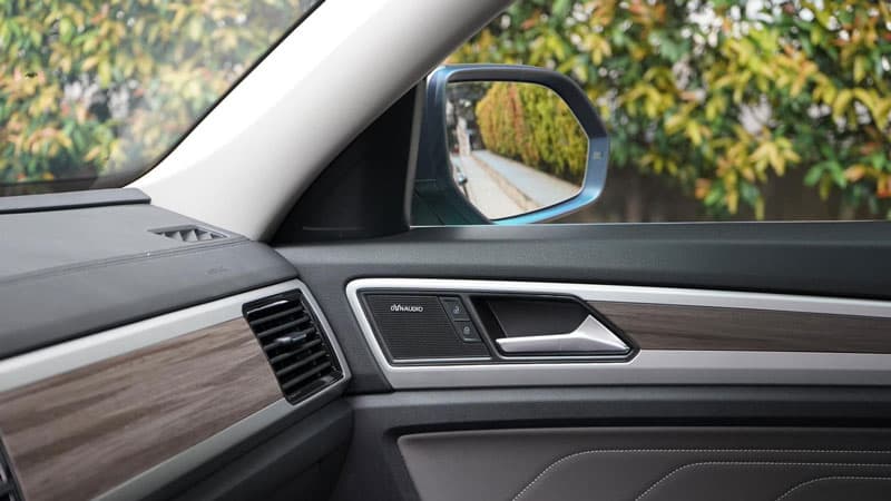 11 loa Dynaudio mang lại chất âm giàu chi tiết, giúp khoang xe trở